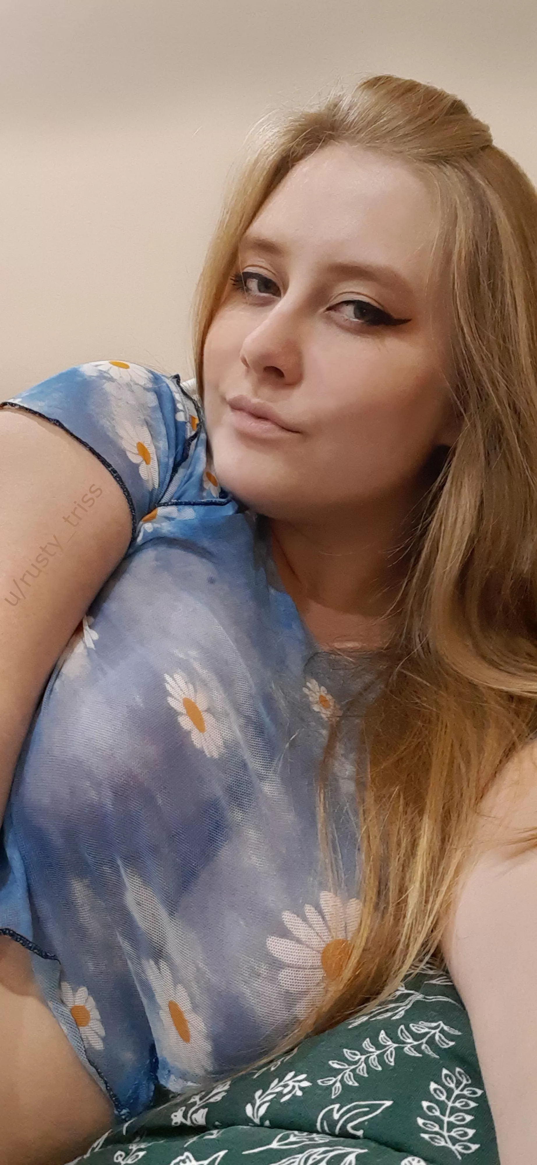 I have no clue why my professor keeped staring at me whole lecture 🙄