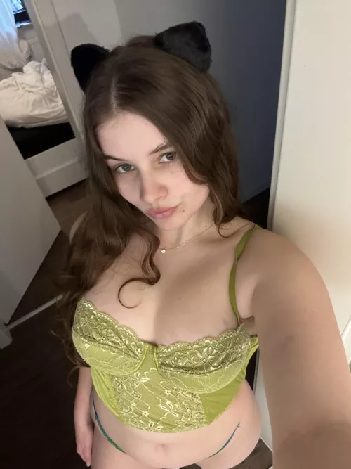 I hope youre into curvys 19yo kittys