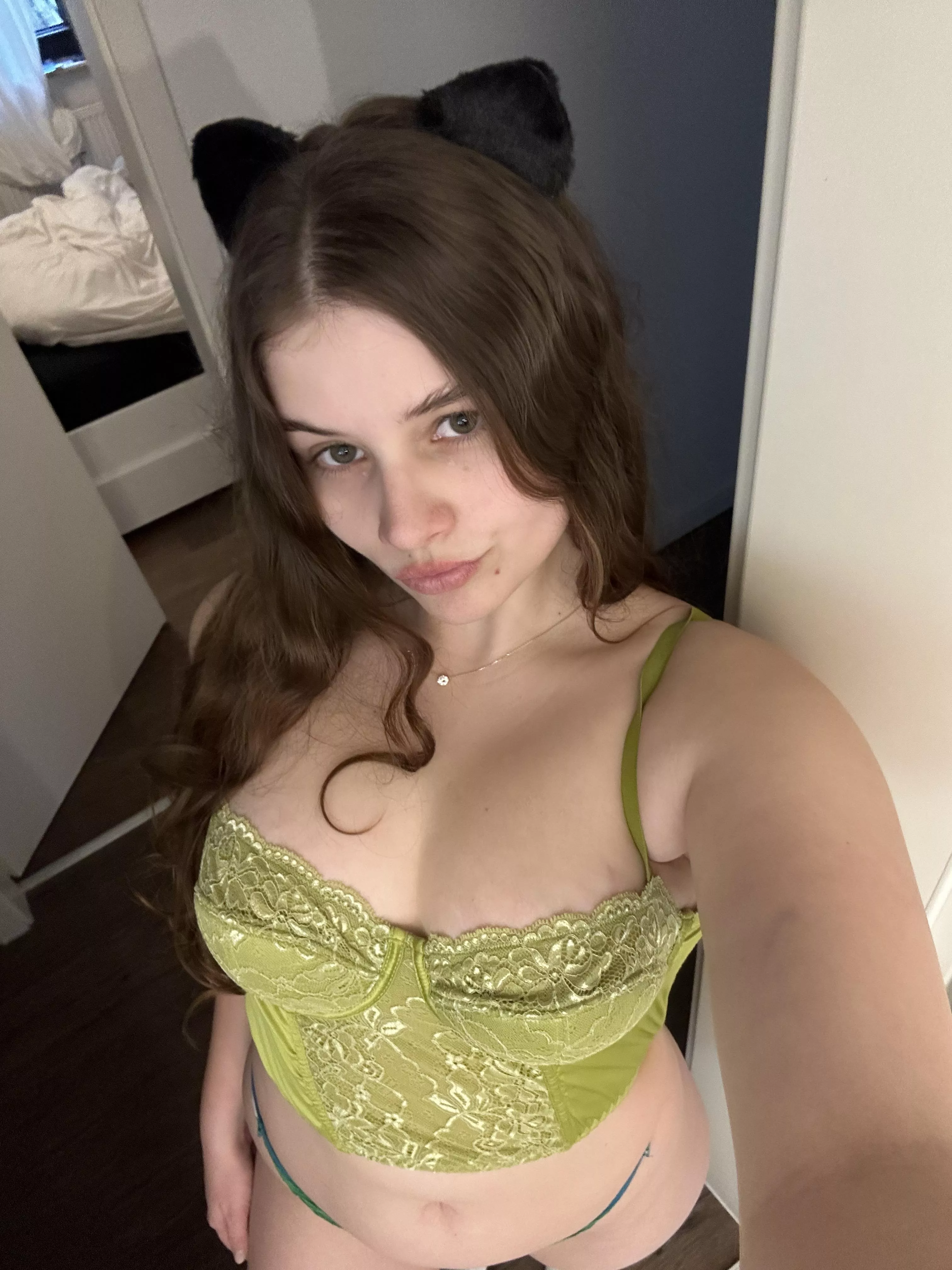 I hope youre into curvys 19yo kittys