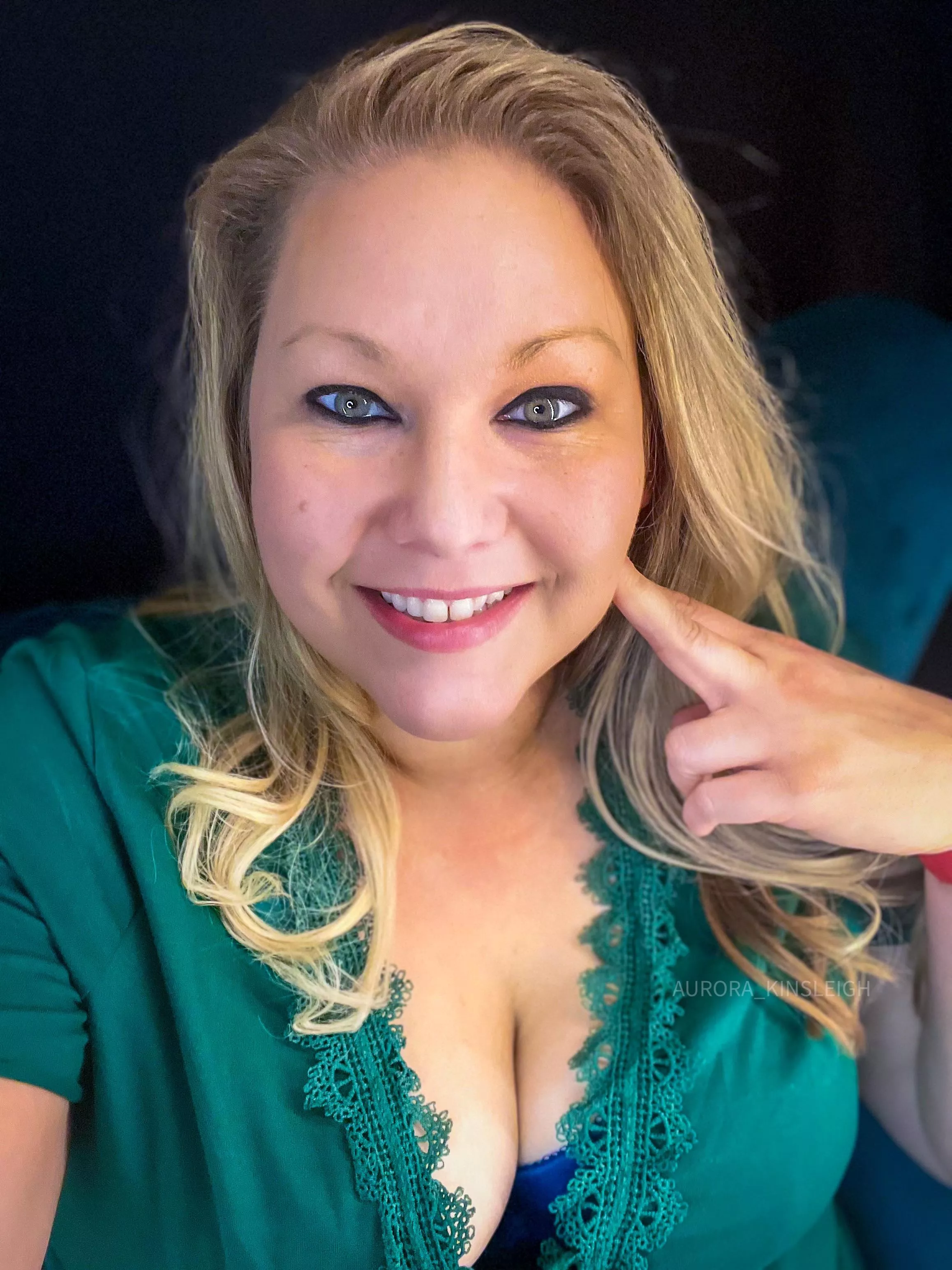 I like when my eyes match my clothes ;)