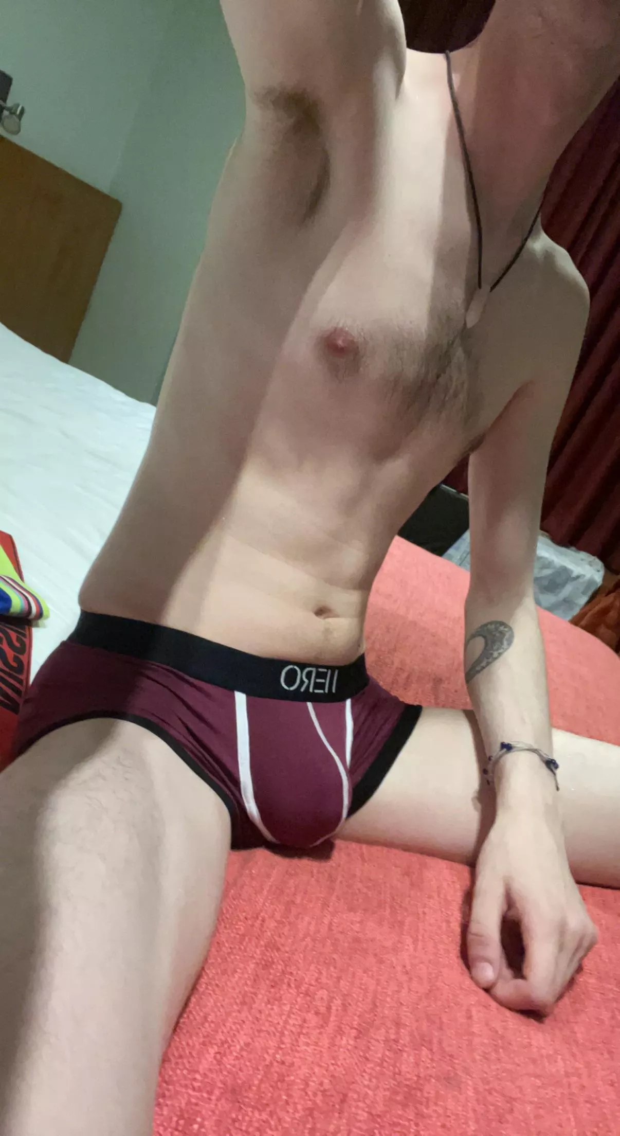 I love the pouch these have