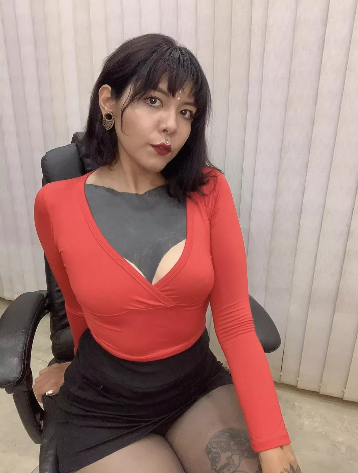 I love wearing pantyhose and short skirts