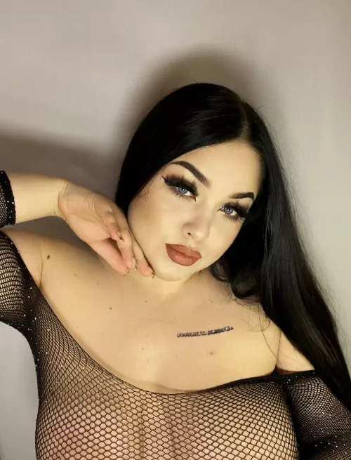 I want to check ur face looking at my sexy body