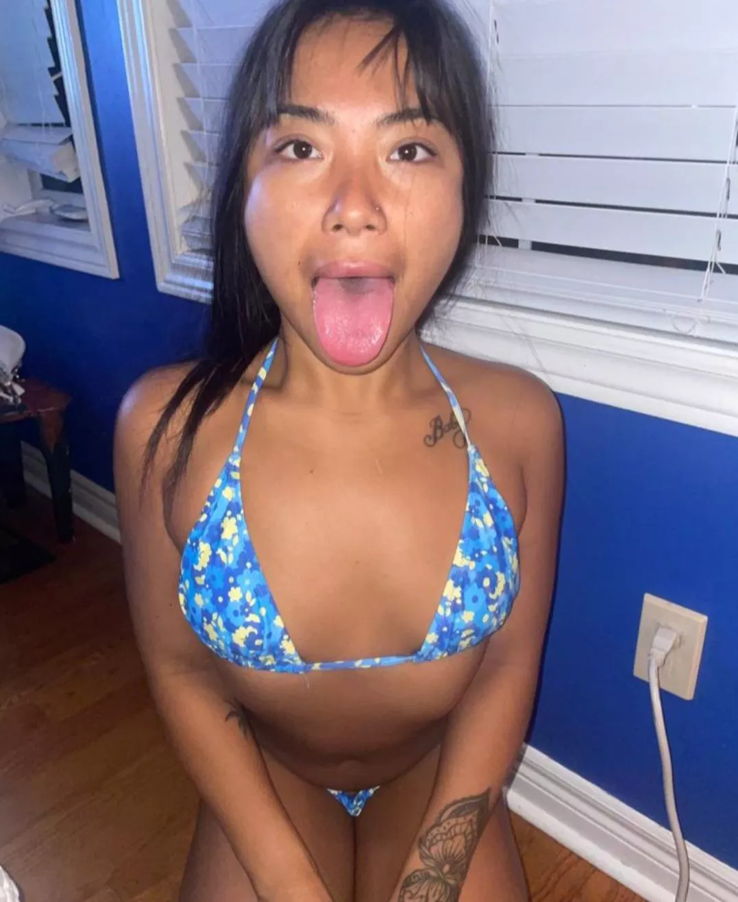 if you jizz all over my mouth ill lick every drop up!!!