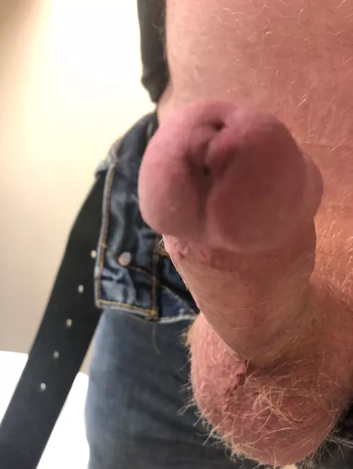 It’s pointing at you😈