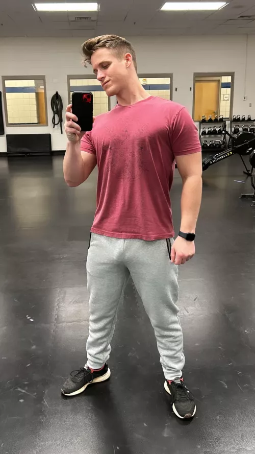 I’ve always been a fan of grey sweatpants season