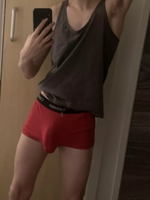 Just bulging in some Calvin’s ;)