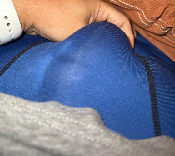 Leaking bulge in compression shorts
