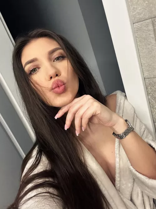 Let me become your favorite brunette