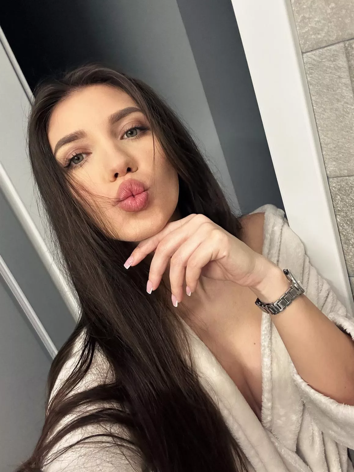 Let me become your favorite brunette