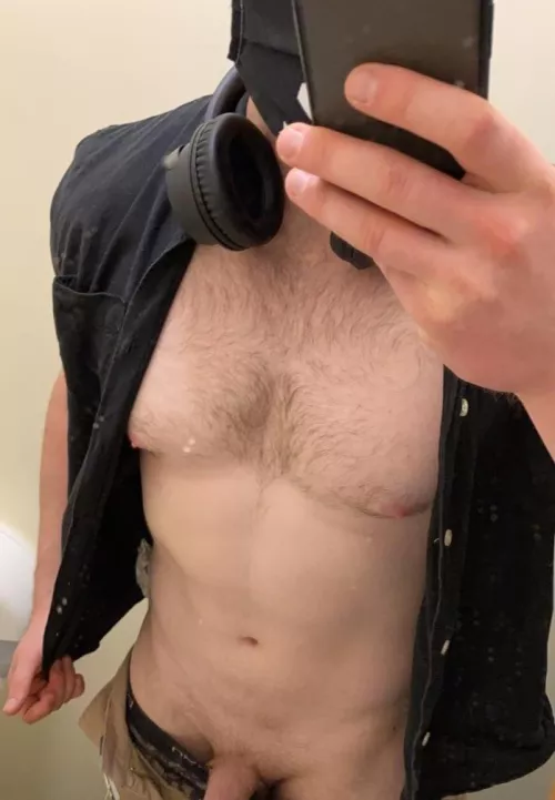 Naughty pic from the work bathroom yesterday 😏