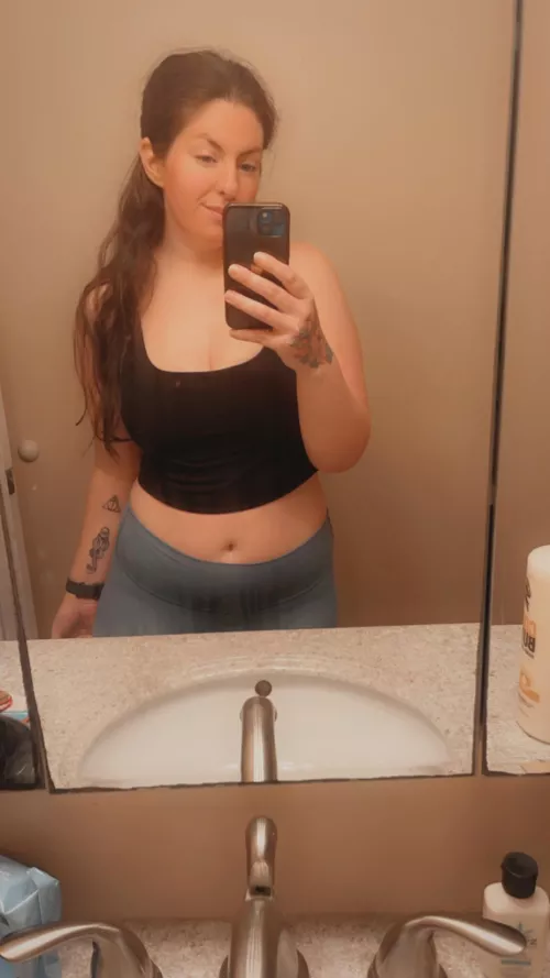 Post peloton and core day selfie. Need a shower and massage asap!! [F]