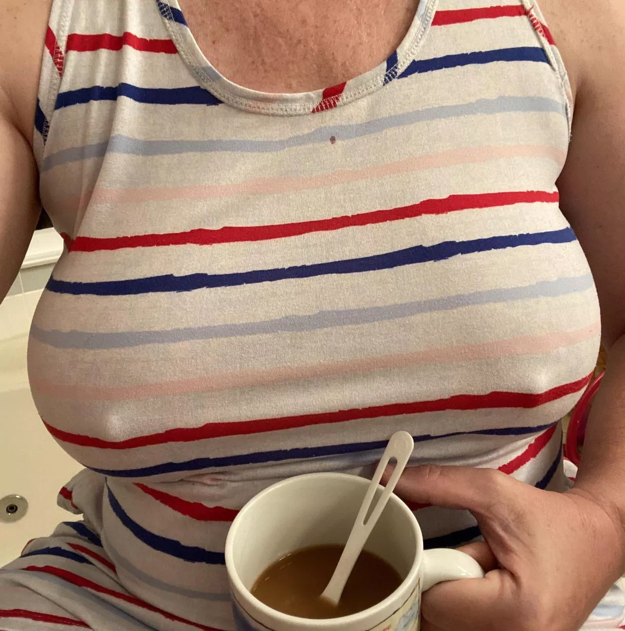 Prominent pokies go with morning coffee