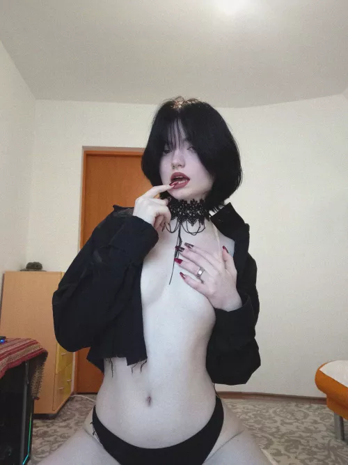 Put your face between my goth boobs🥵