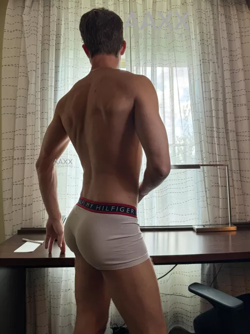 What's your favorite body part on an alpha male?