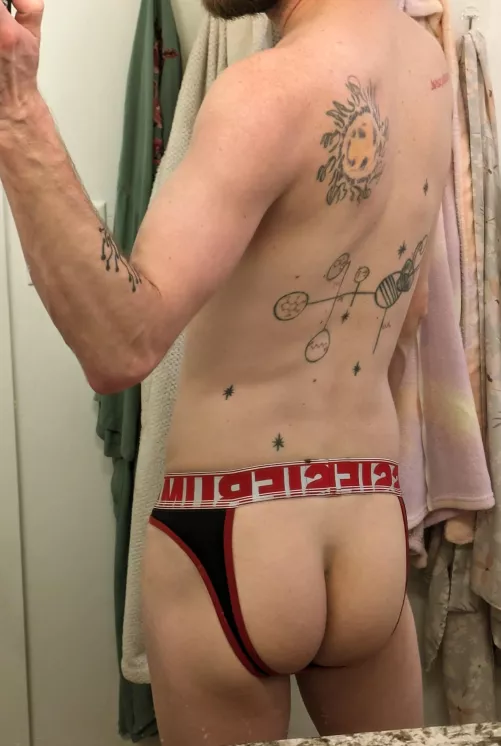 Who doesn't love an AussieBum butt?