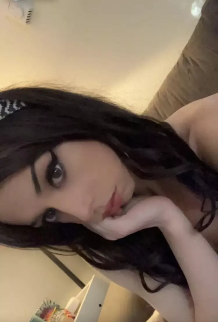 would you accept nudes from me ?