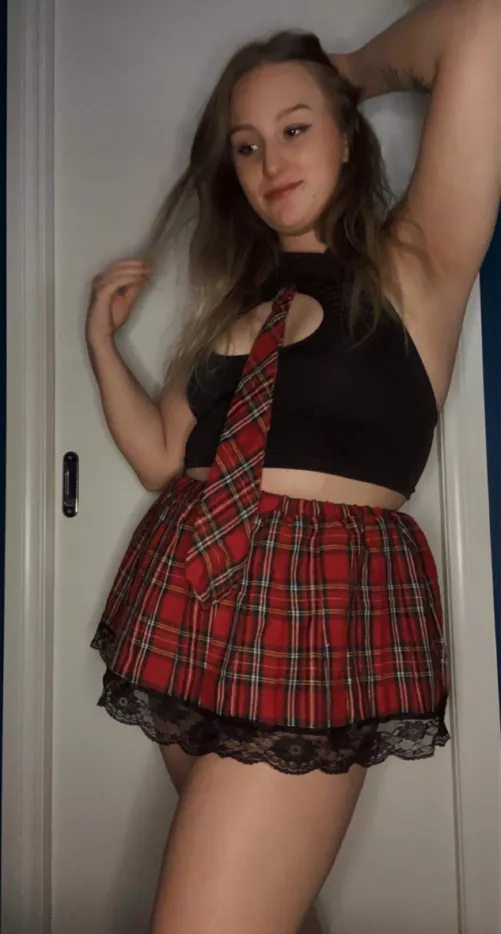 Would you fuck a big titty and big ass girl? 😈