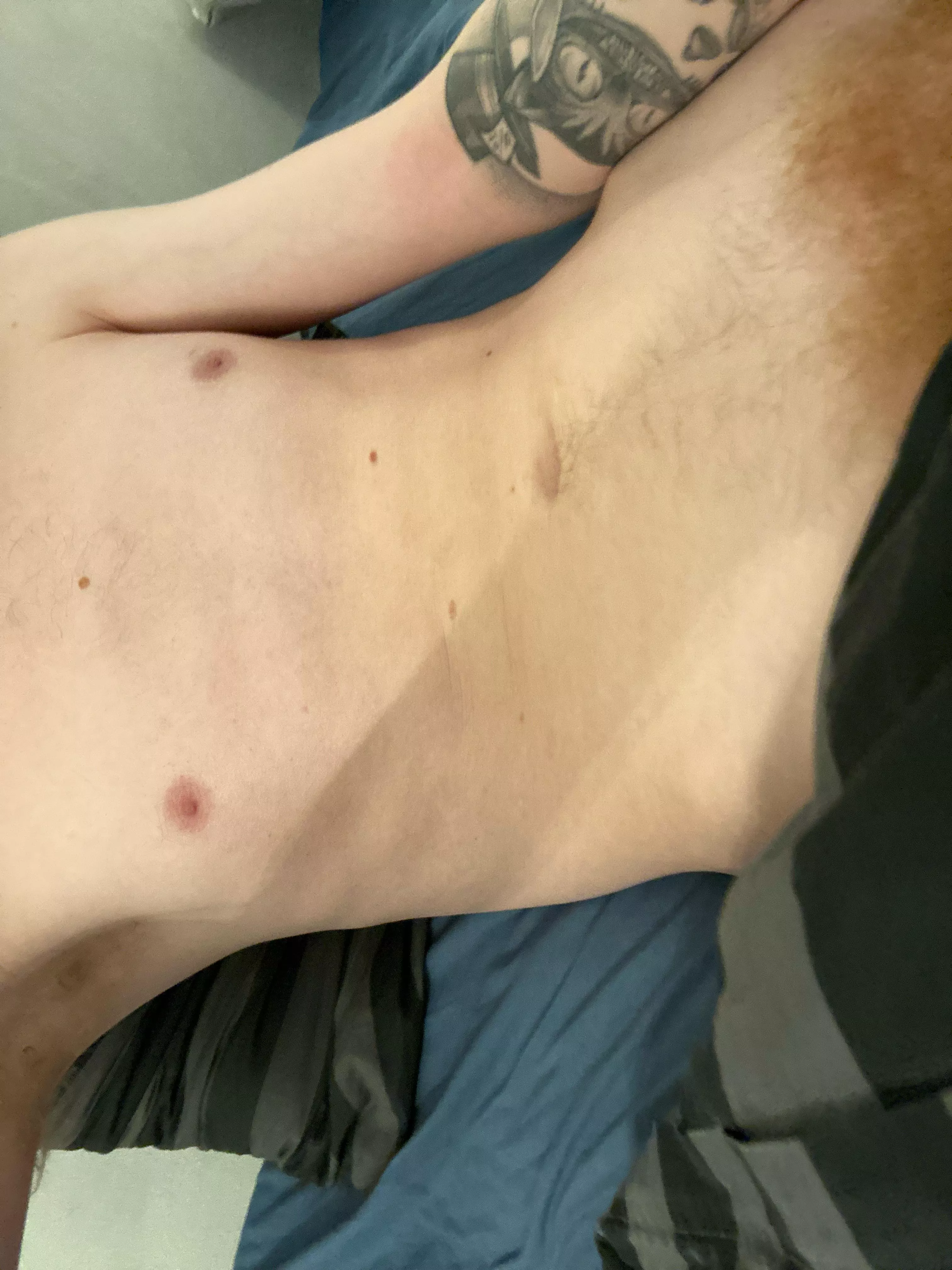 23 m hung. Anyone wanna compare cock. Loser has to cum for winner on vc. Add gboy1010
