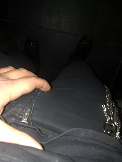 27/uk still in the pub. Gf‘s out of town. But I can still use her toys haha. I‘ll be home in 30min;)@alfrimmolo