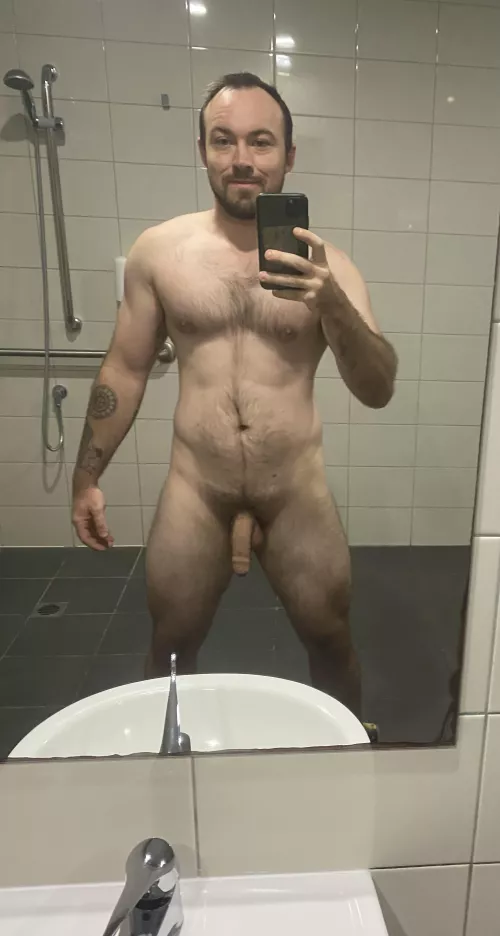 [32] who’s meeting daddy in the change rooms