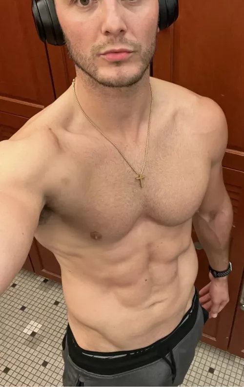 37…wifey doesn’t appreciate what she’s got…