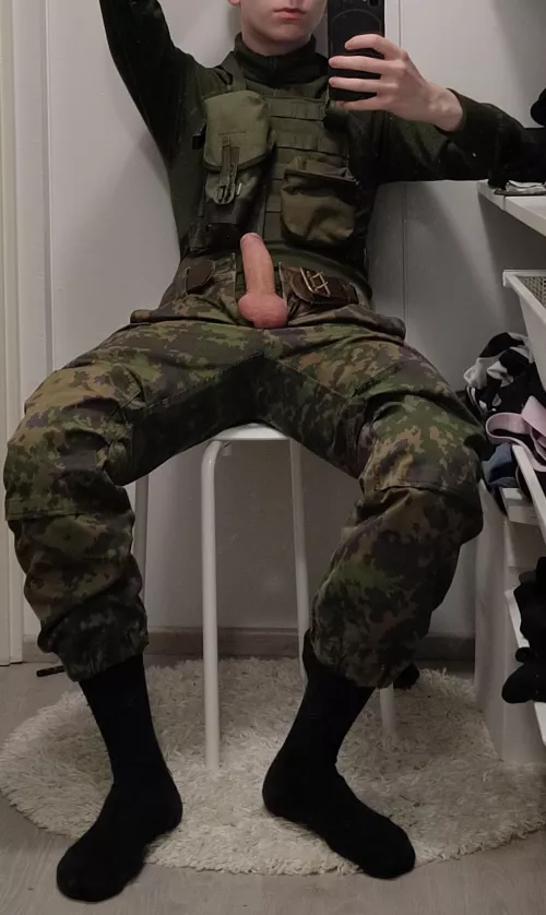 Army twink at your service😈🍆