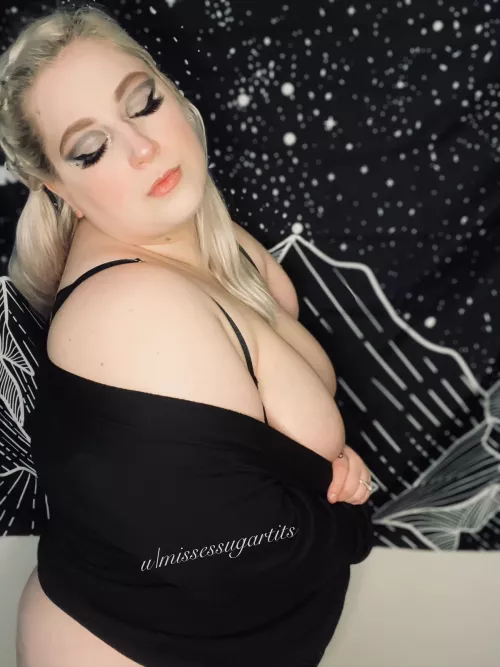 Cute face and chubby waist ☺️