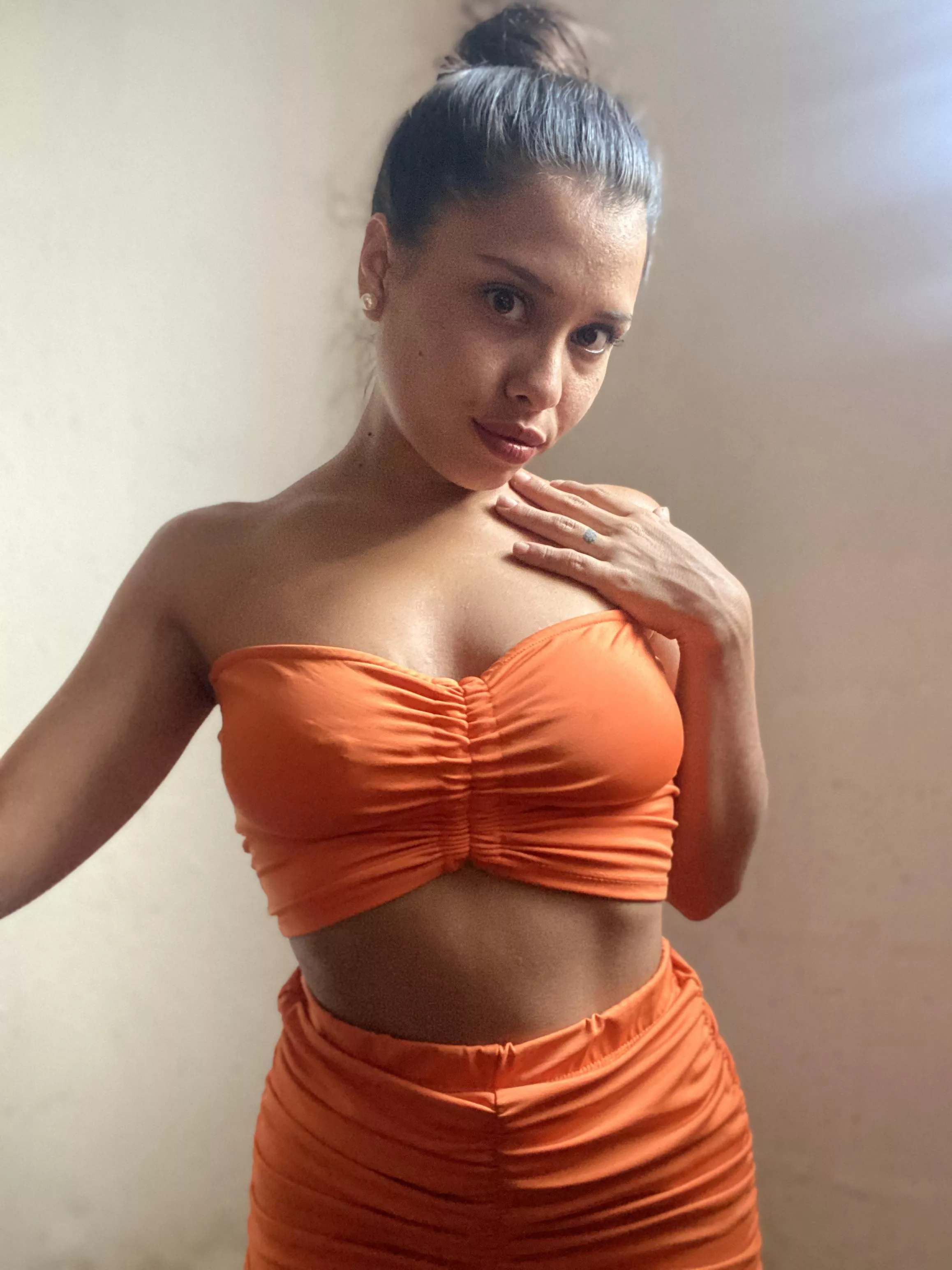 Do you think orange fits me?