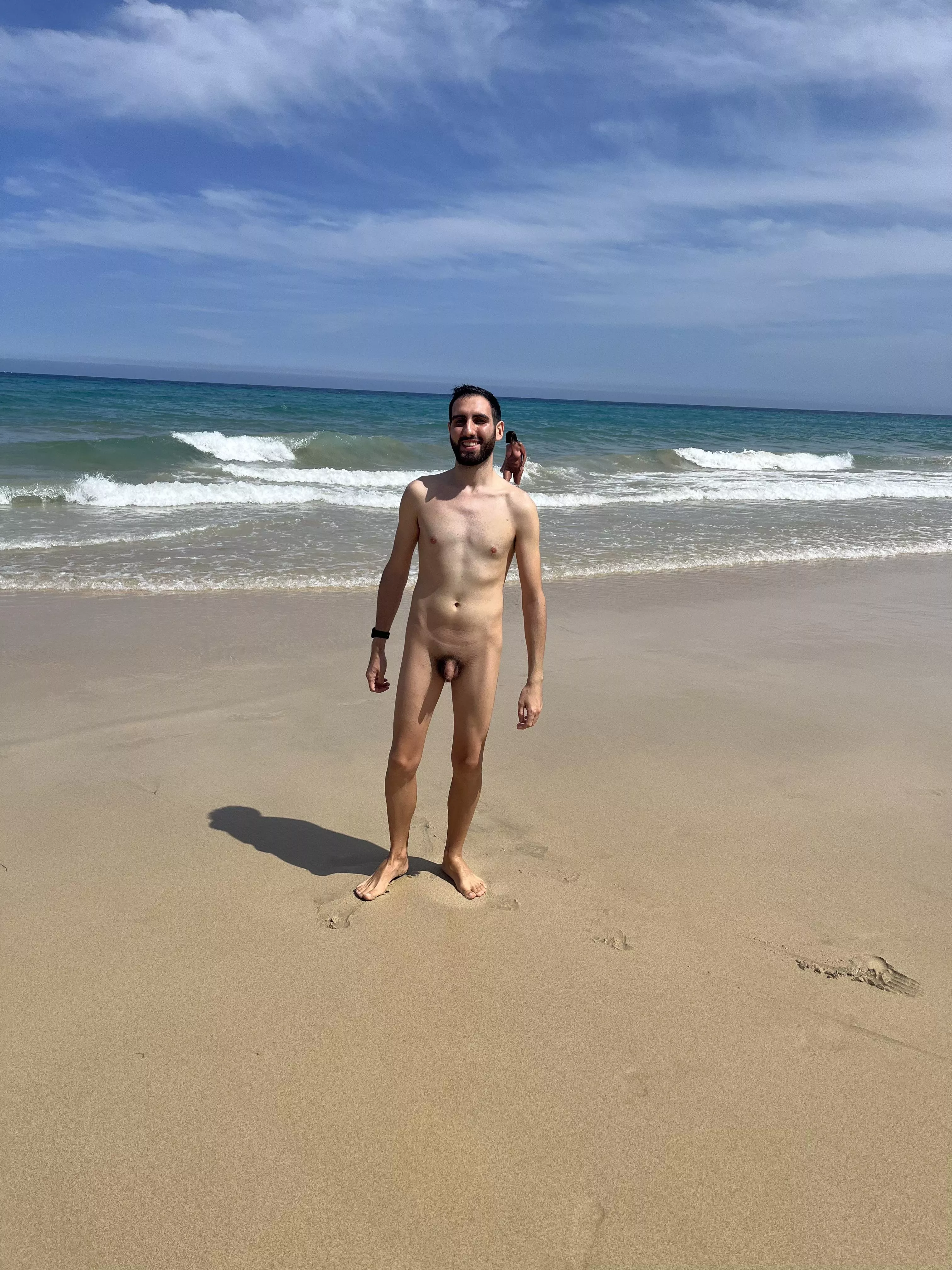 Embrace the freedom under the gentle touch of the sun ✨☀️