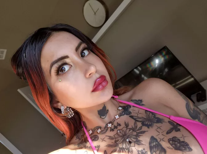 Ever wondered how goth girls taste