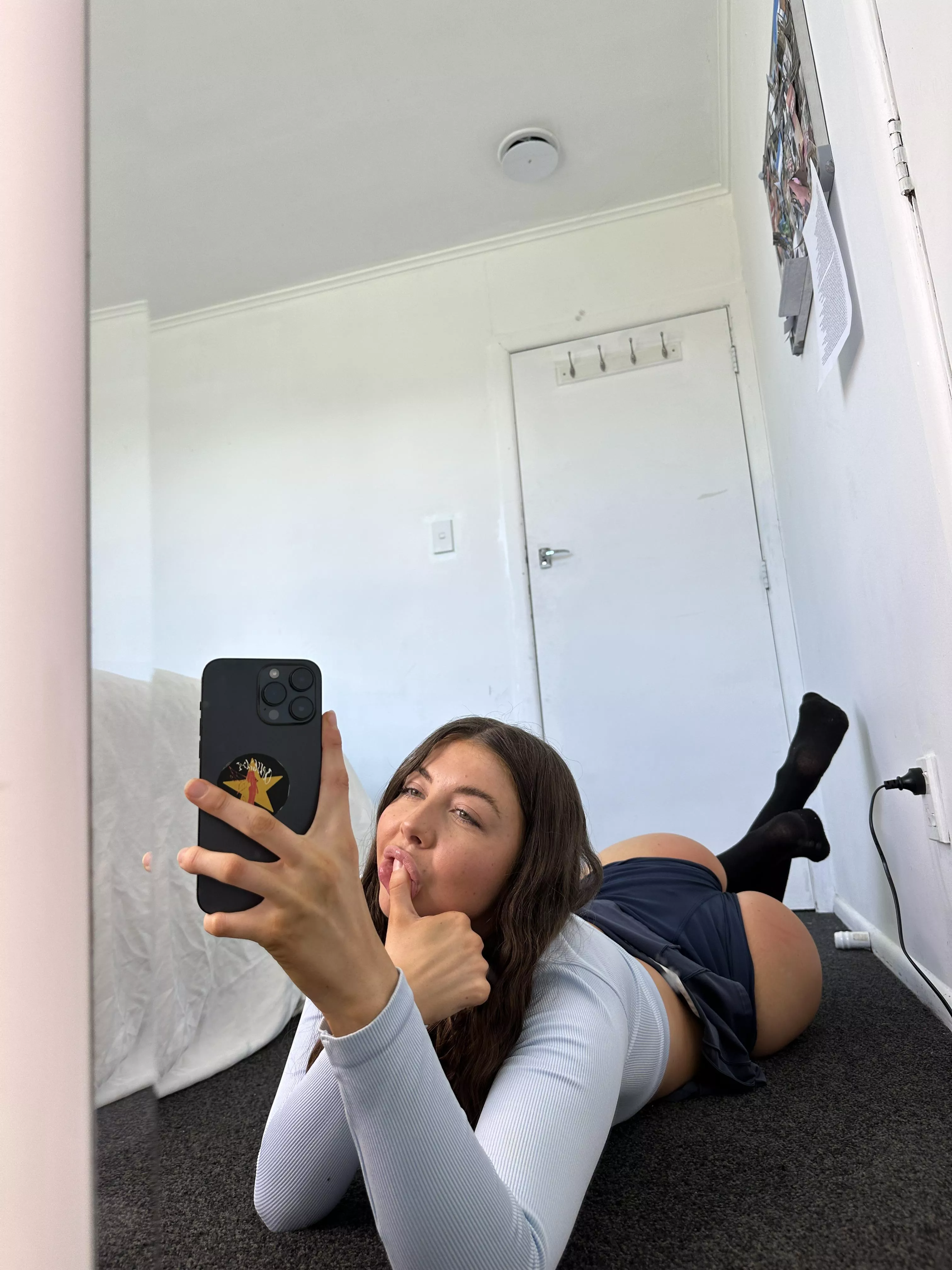 F18 Schoolgirl ready for a cam session