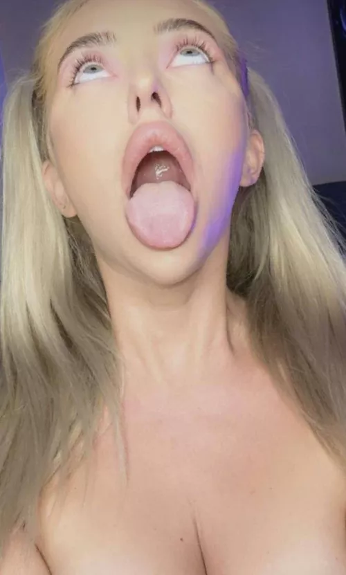 Feed me your sperm I'm very hungry