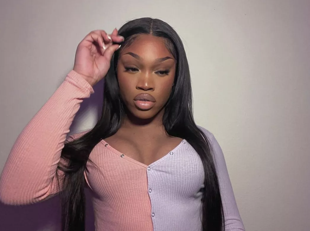 First pic, quite shy y'all 🥺