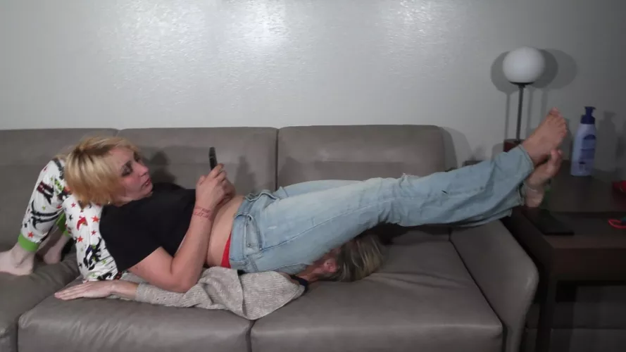 Glimmer lounging on Bunny again