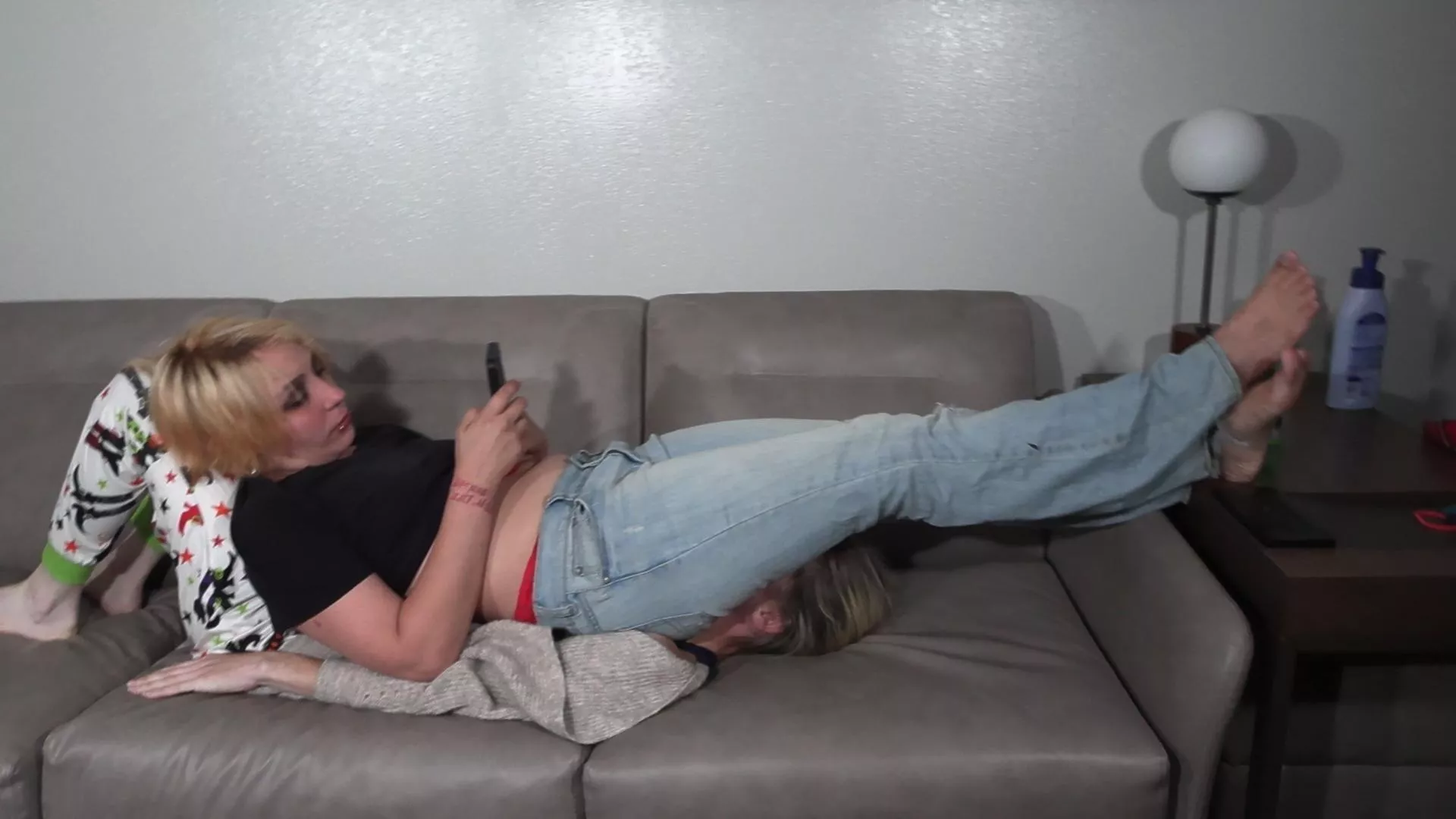 Glimmer lounging on Bunny again