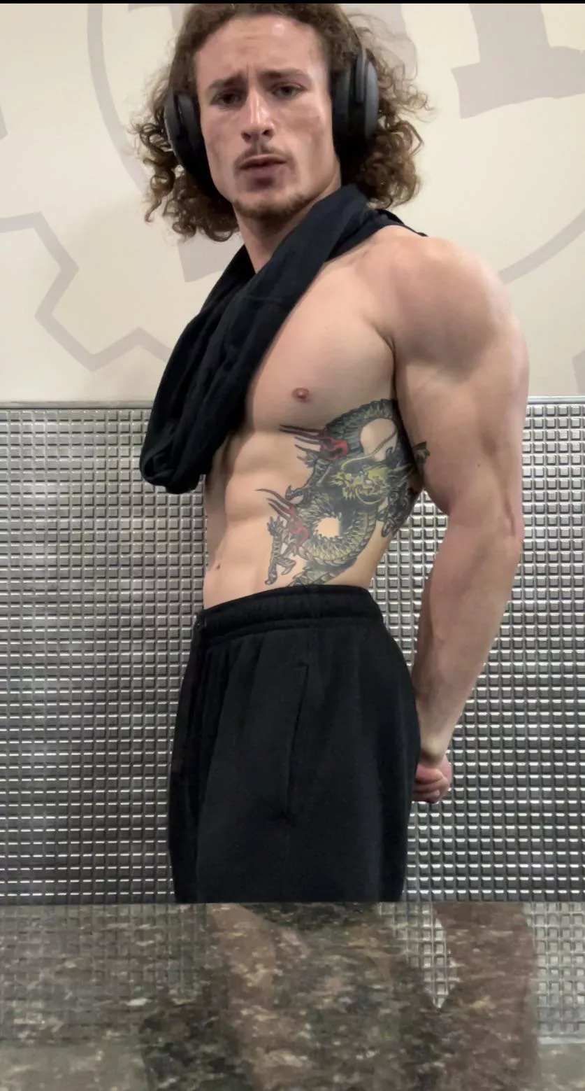 Gotta make the tats pop