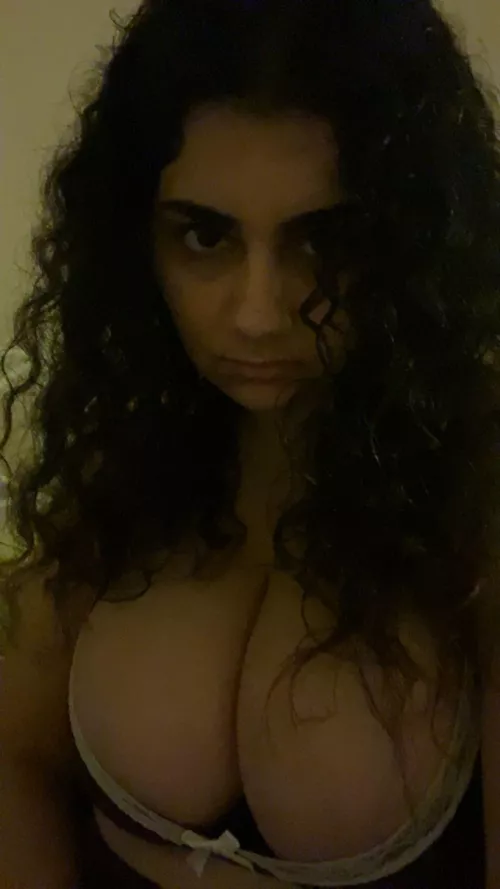 Have you ever sucked a Middle Eastern girls tits🤭