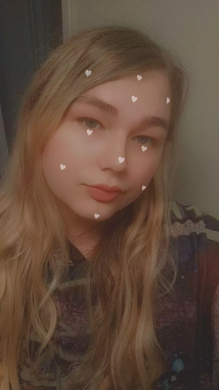 Help I'm being attacked by tiny hearts oof ouch