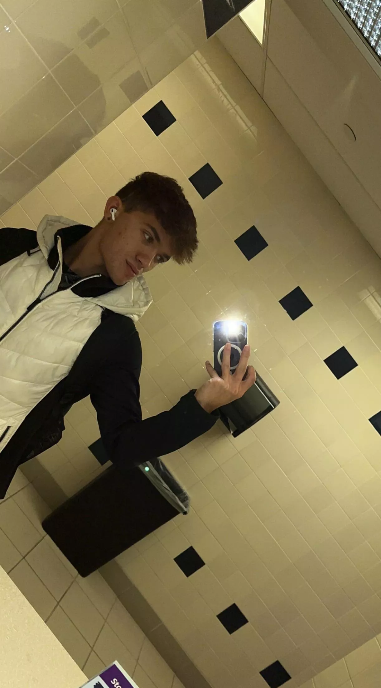 Hi my name is Dom(23)! I’m from the NYC/NJ area always looking to make friends. IG is domdattolo if you wanna connect!