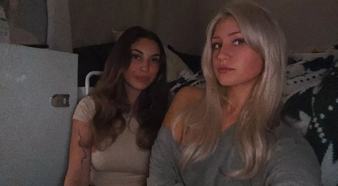 How badly do you wanna see us make out and finger eachother?