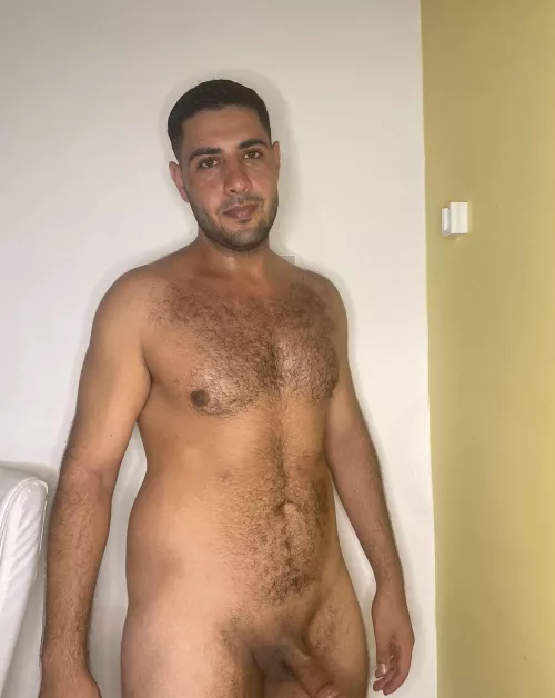 I am so horny and at home by my self (23) anyone free here (23)