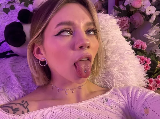 I bet you can't take your eyes off that hot ahegao