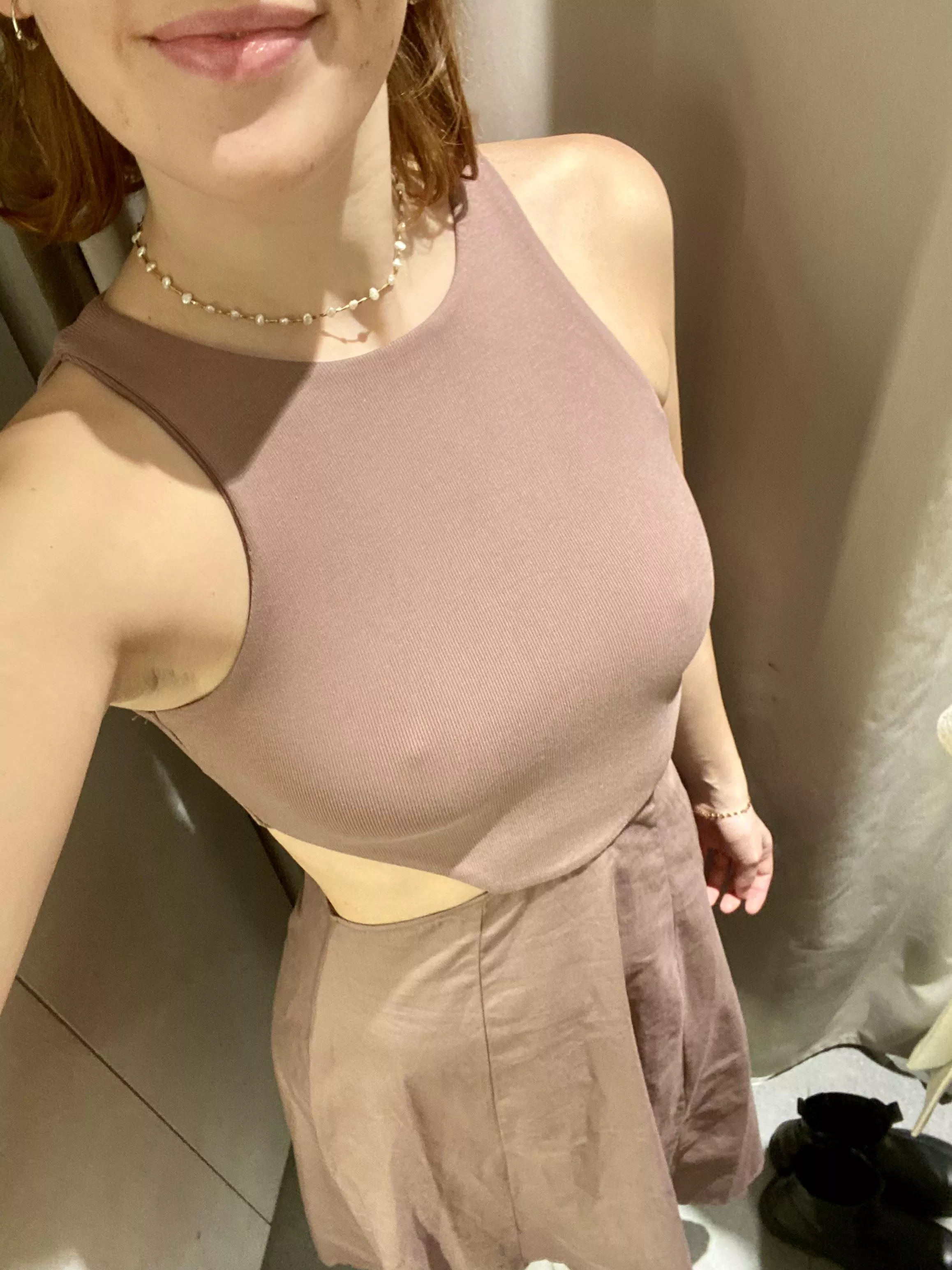 i hope its okay to not wear a bra in gym ;) will you look at me?