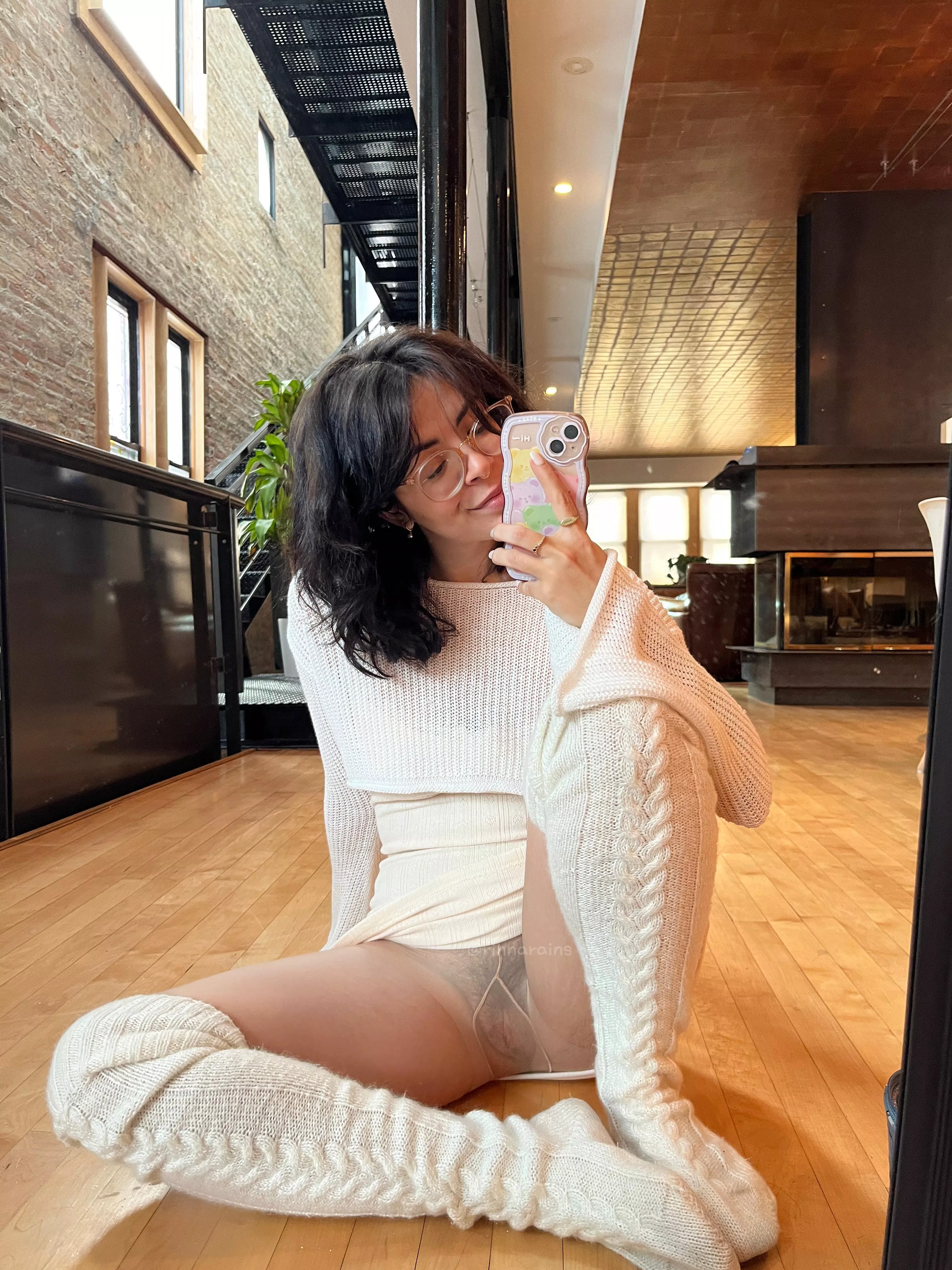 i promise i will never wear panties under pantyhose again!!