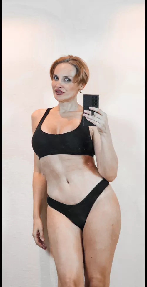 I think I have no selfie control..