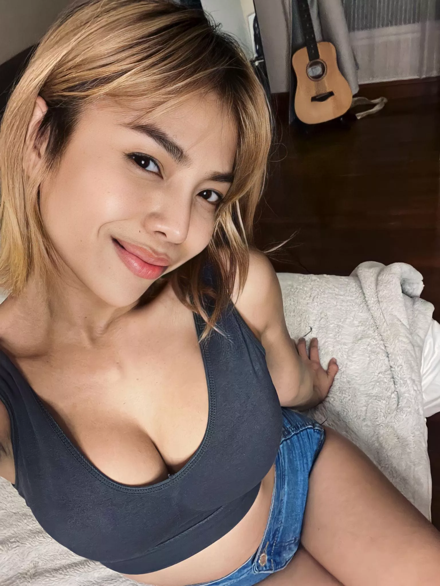 I wish I had a guy to come and get a taste of me. 😏