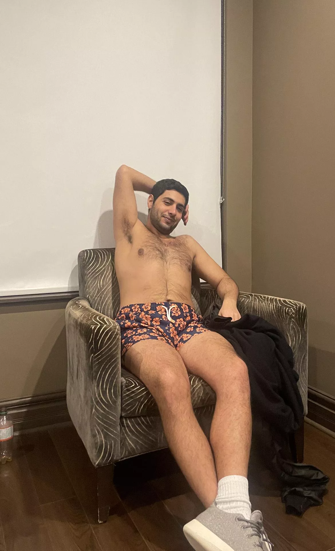 Imagine getting to sniff this while we full naked in bed