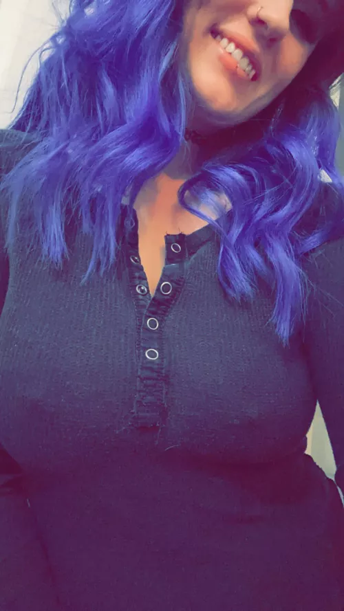 It’s a little chilly today but bras suuuuck 😝