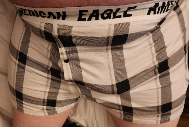 Looking right in black in white